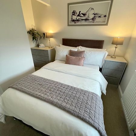Compact Modern Apartment Single Person Or Couple Only Bangor Eksteriør billede